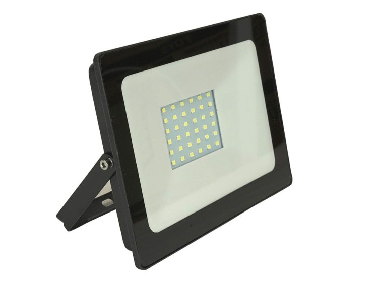 01_naświetlacz_LED_50W_halogen.jpg