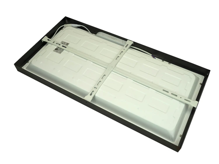 05_panel_LED_60x30cm_30W_czarna_ramka_natynkowy.jpg