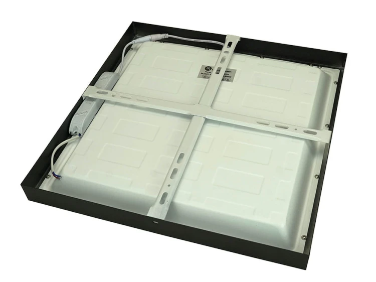 06_panel_LED_plafon_40x40cm_36W_kwadratowy_natynkowy_czarny.jpg
