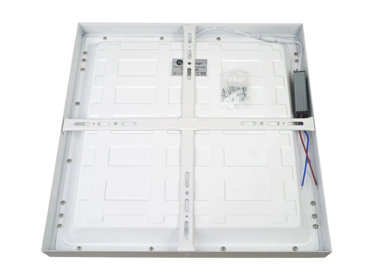 03_panel_LED_40x40cm_biała_ramka_natynkowy_36W_plafon.jpg
